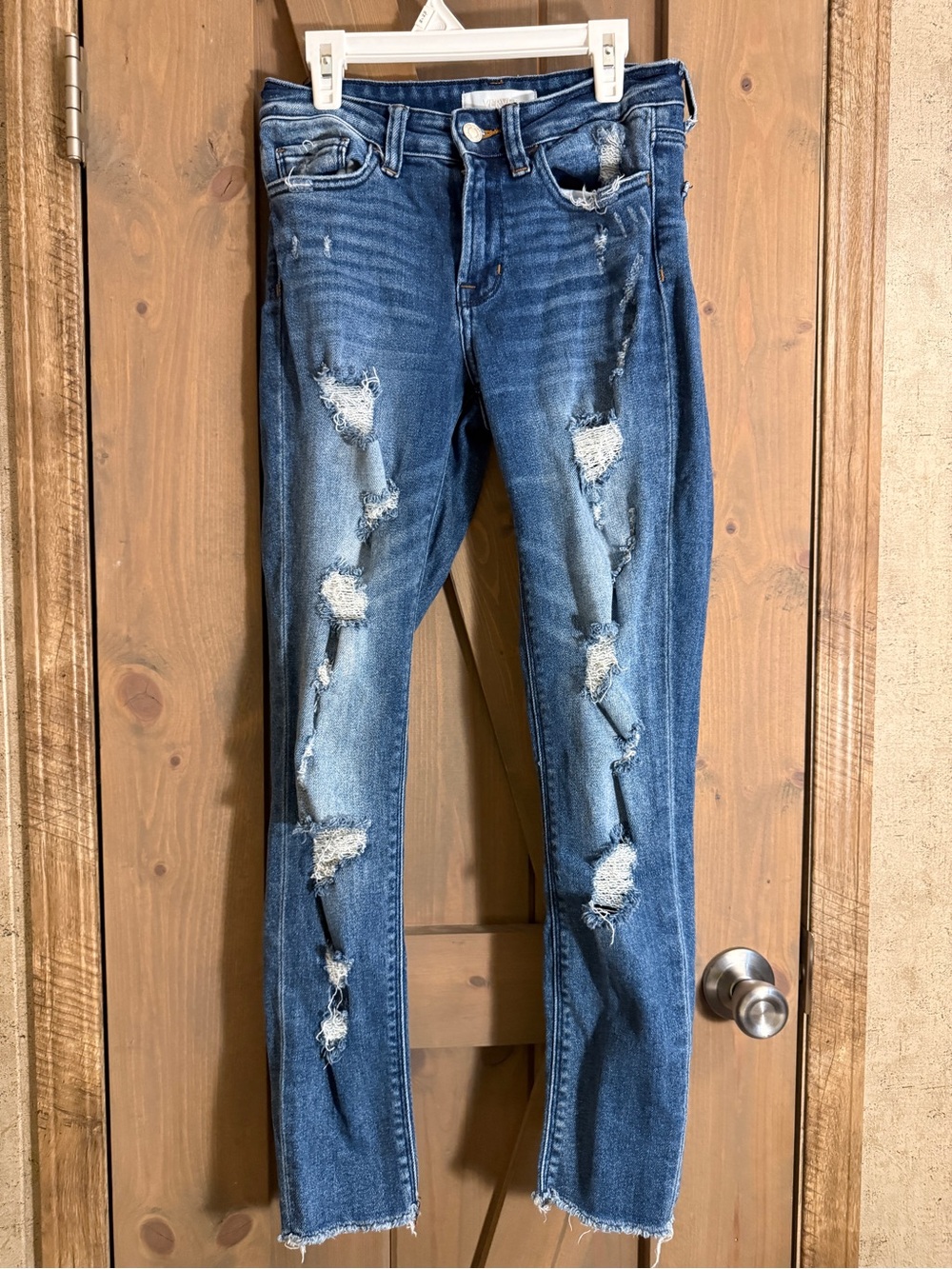 Women’s Distressed Dark Wash Skinny Jeans